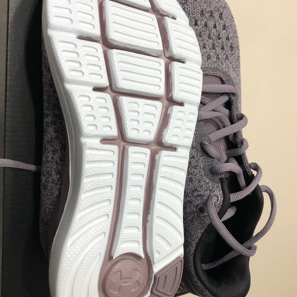 Under Armour ladies  shoes - Picture 3 of 8